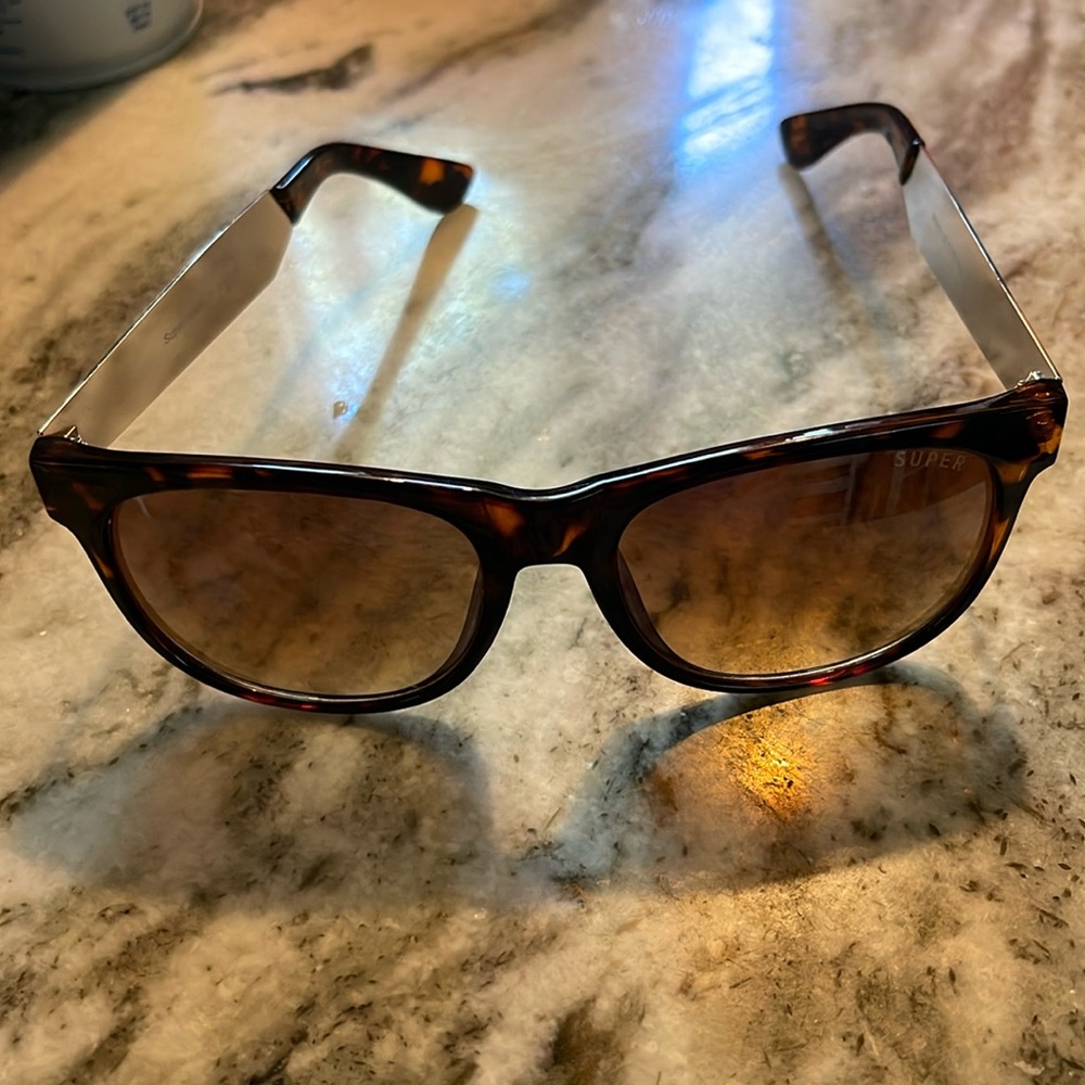 Super Sunglasses